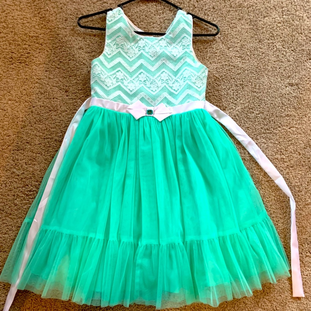 Girl’s dress
